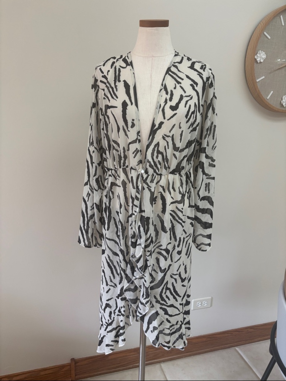SHEIN Black & White Zebra Print button waist ruffled beach coverup size L / XL